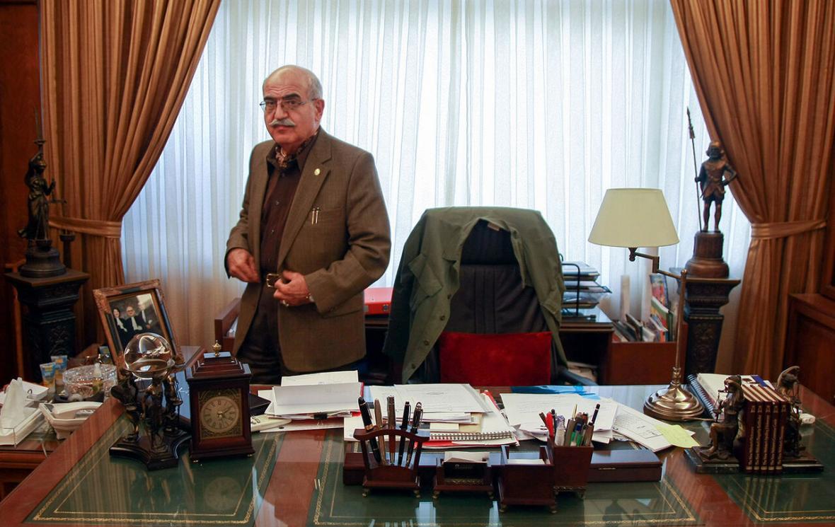 خبرنگاران وکیل صدیق و امین خبرنگاران وکیل صدیق و امین