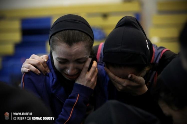 (عکس) ماجرای تصویر عجیب لیگ برتر بسکتبال بانوان؛ اشک دختر امریکایی هم درآمد
