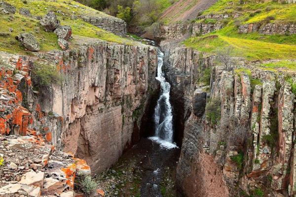 آبشار زیبای چالاچوخور ، اردبیل