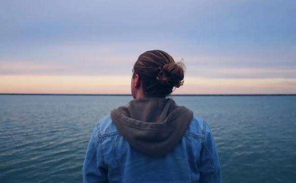 ده تفاوت میان تنهایی انتخابی و تنهایی ناخواسته در عصر دیجیتال